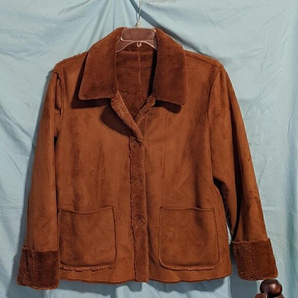 REVERSIBLE COAT - COCOA MICROFIBER ON 1 SIDE & FAUX FUR ON THE OTHER - LARGE - Picture 1 of 4